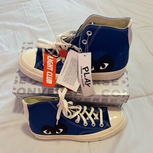Converse play blue